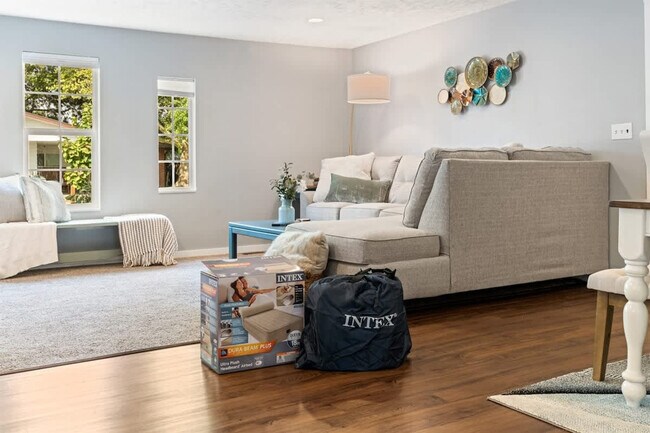 Building Photo - 3413 W Sunset Ave