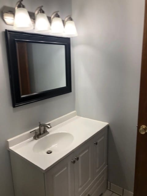 Building Photo - 617 W Surf St