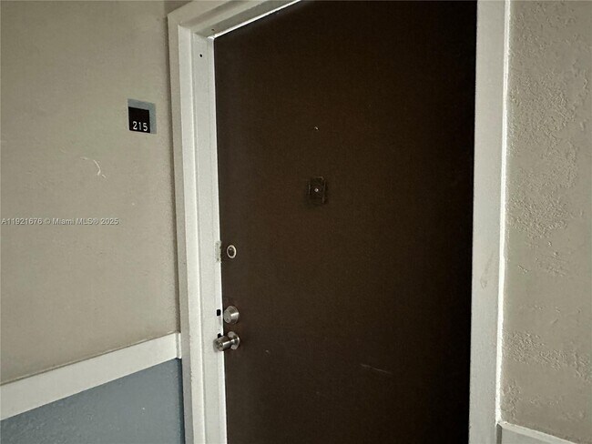 Building Photo - 492 NW 165th St