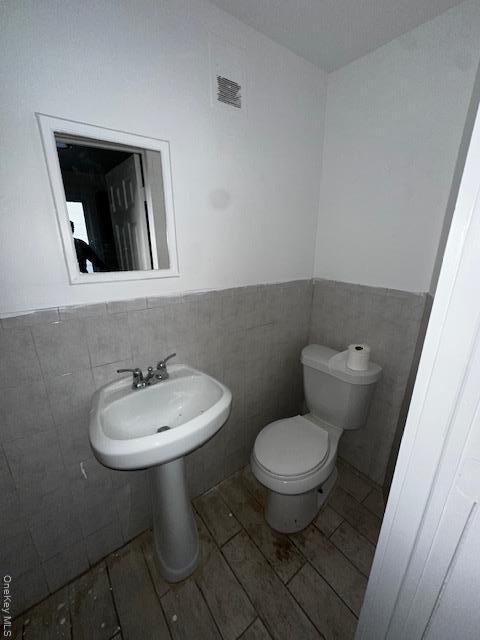 Building Photo - 22 Bain Ave