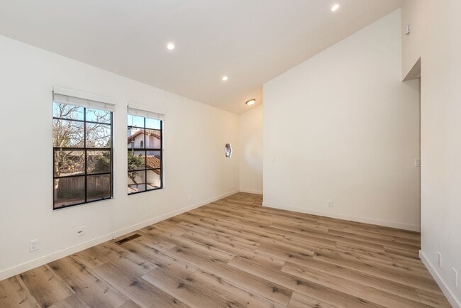 Building Photo - Spacious Mesa Condo with Full Two Car Attached Garage! Pet Friendly!