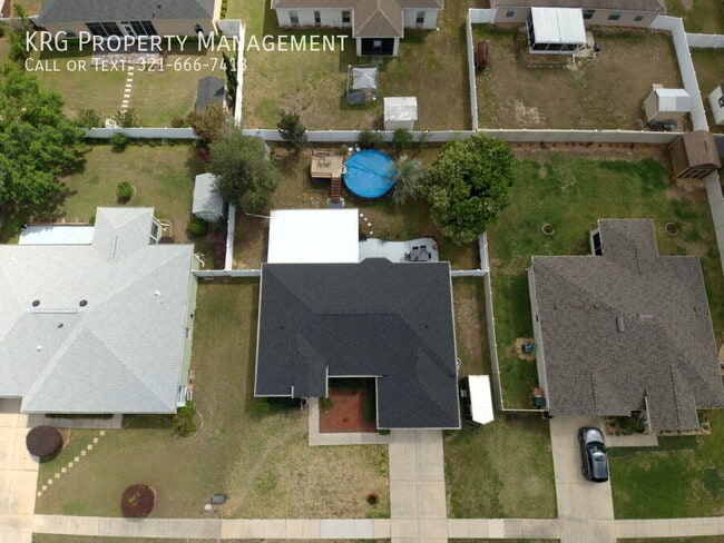 Building Photo - 2632 NE 27th St