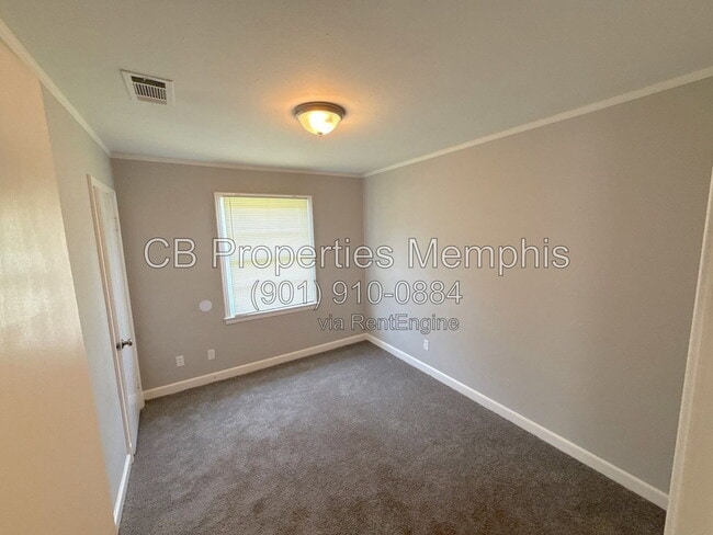Building Photo - 1190 Inman Cove