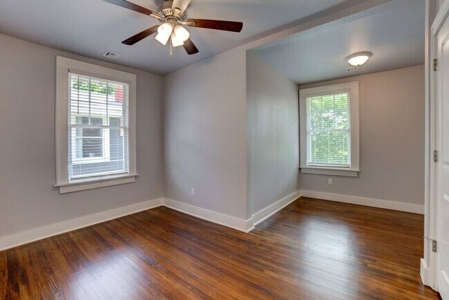 Building Photo - Downtown 3/2.5 Fully Remodeled!