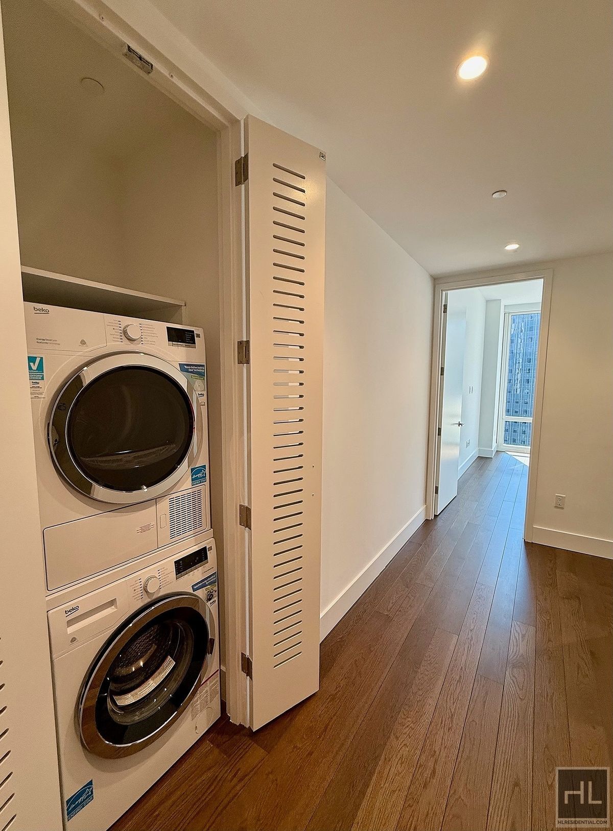 Building Photo - NO FEE ONE BEDROOM IN THE LUXURY SUMMIT NYC