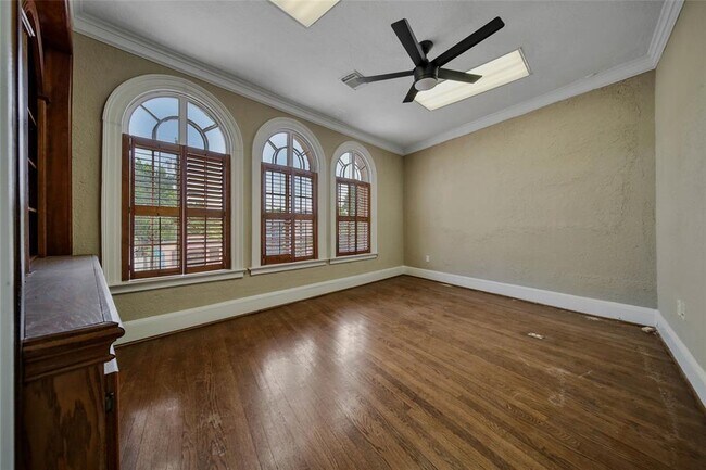 Building Photo - 5208 Harrisburg Blvd