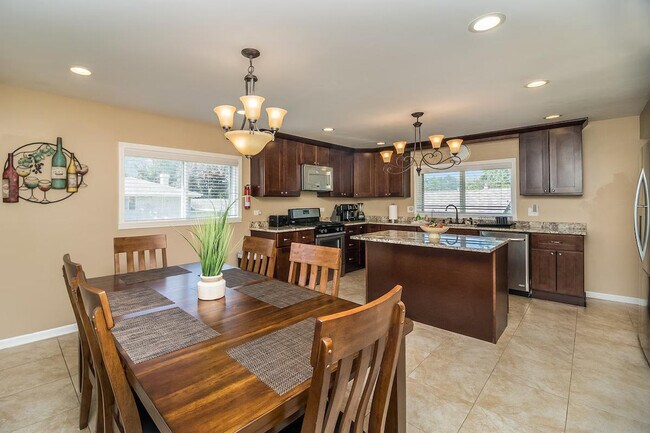 Building Photo - 16 W Edward St