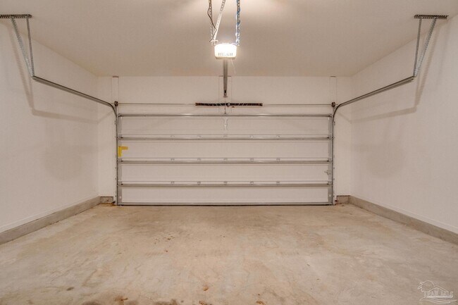 Building Photo - 6625 Sun Tree Cir