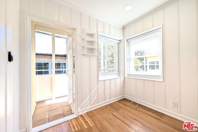 Building Photo - 601 9th St