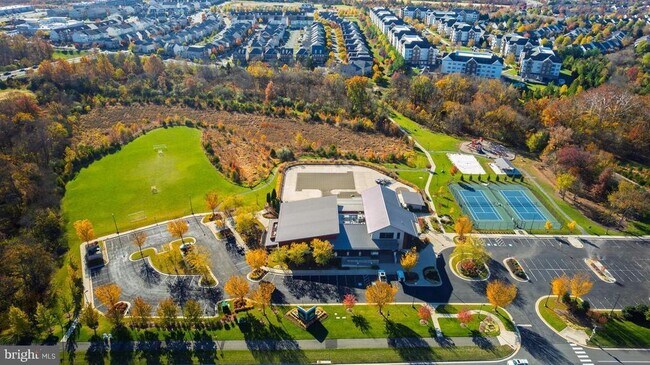 Building Photo - 44848 Tiverton Sq