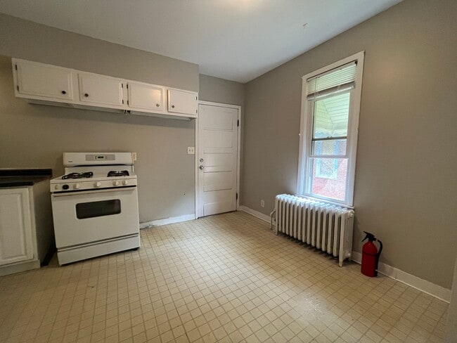 Building Photo - 1092 Edgerton St