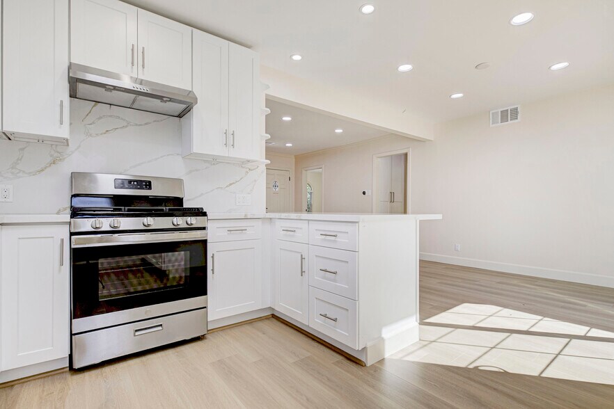 Building Photo - 5709 Beck Ave