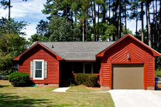Building Photo - 300 Bonita Ct