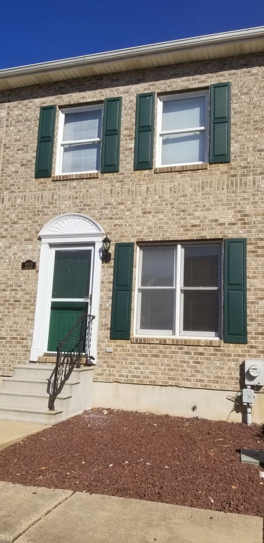 Building Photo - 2BR/1.1BA Townhouse in Newark!