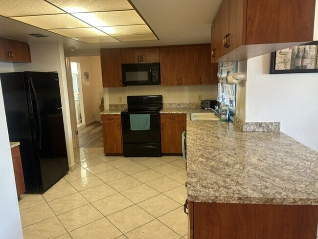 Building Photo - 9031 Glen Moor Ln