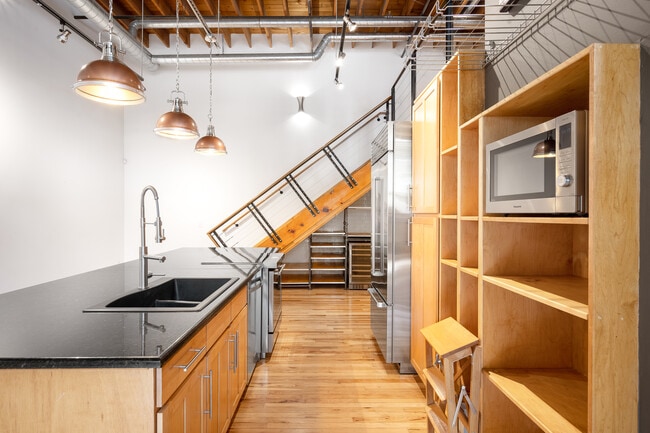 Building Photo - 2715 Blake St