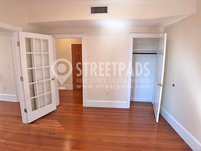 Building Photo - 881 Massachusetts Ave