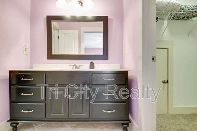 Building Photo - 175 Ridgeway Ct