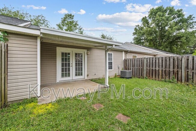 Building Photo - 1006 Bertram Rd