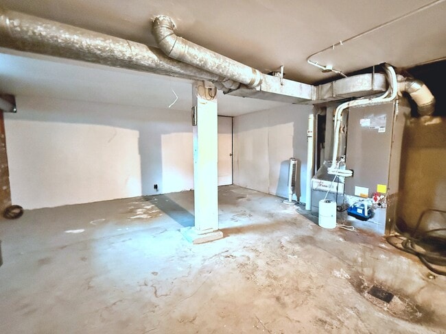 Building Photo - 205 NE Morgan St