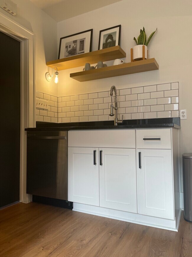 Kitchen - 4724 Lyndale Ave S