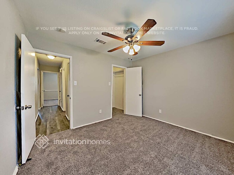 Building Photo - 200 Kalmia Dr