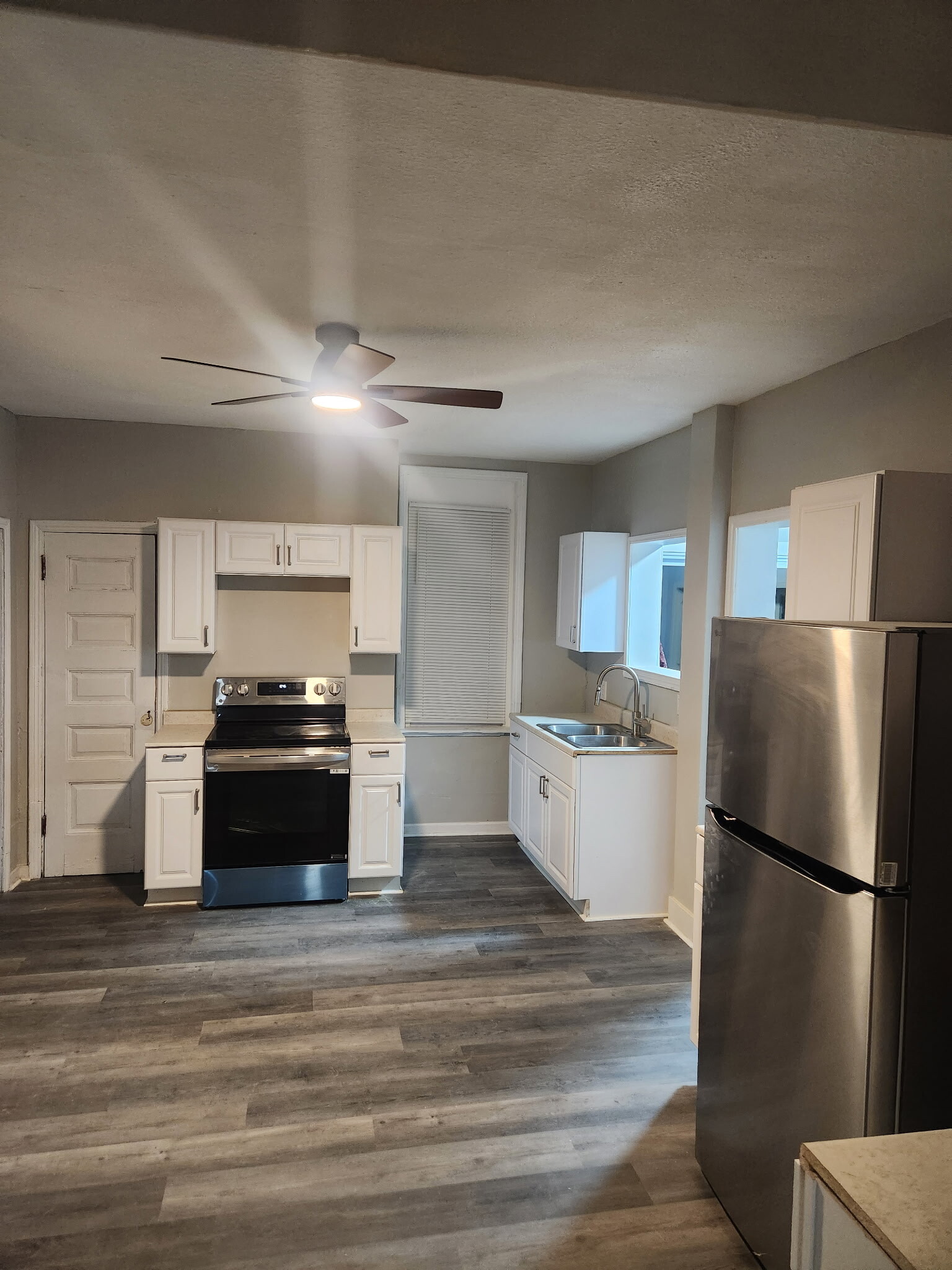 Building Photo - 147 Jucunda St