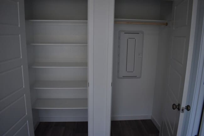 Building Photo - 4472 N San Miguel Ave