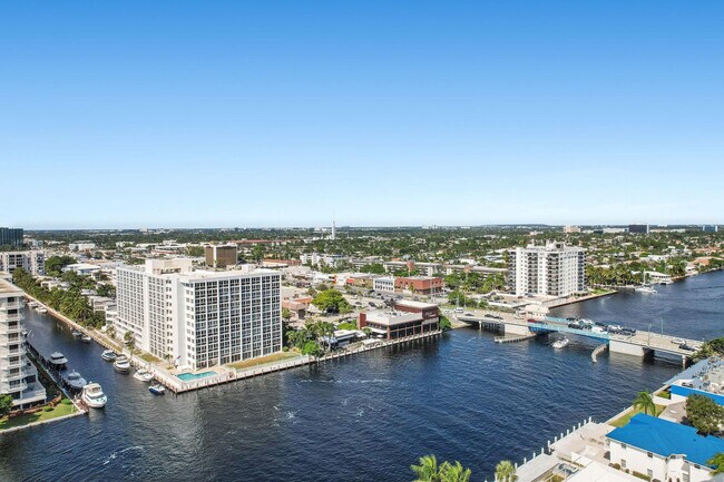 Building Photo - 3100 NE 49th St