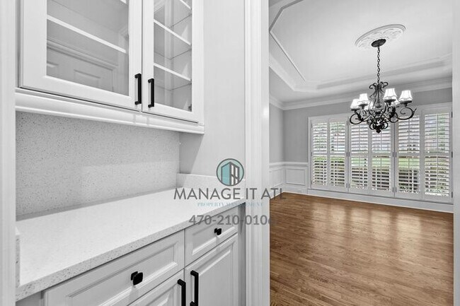 Building Photo - 5 Bedroom House in gated community in Duluth, GA.