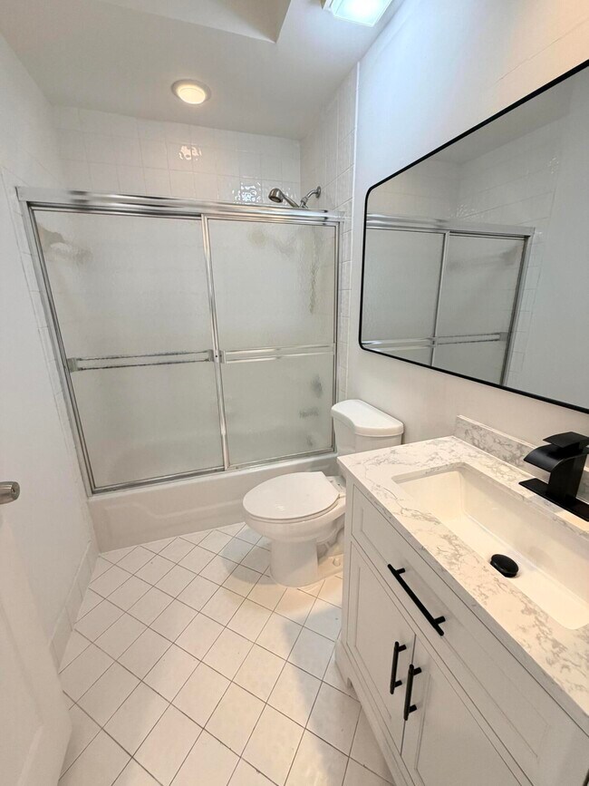 Building Photo - 133 Woodlake Cir