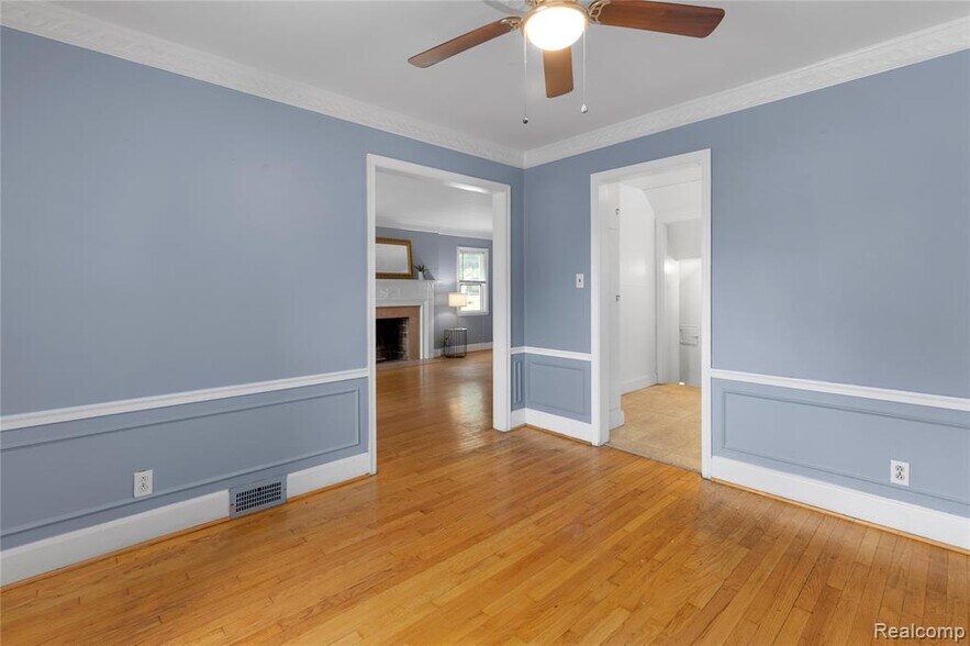 Building Photo - 3455 Santa Maria St