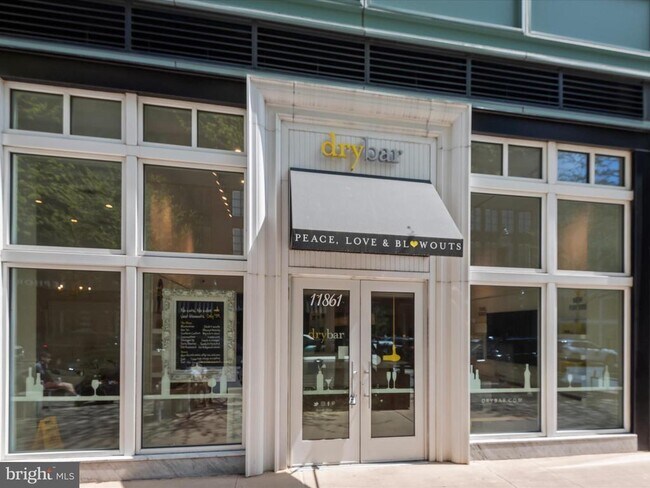 Building Photo - 930 Rose Ave