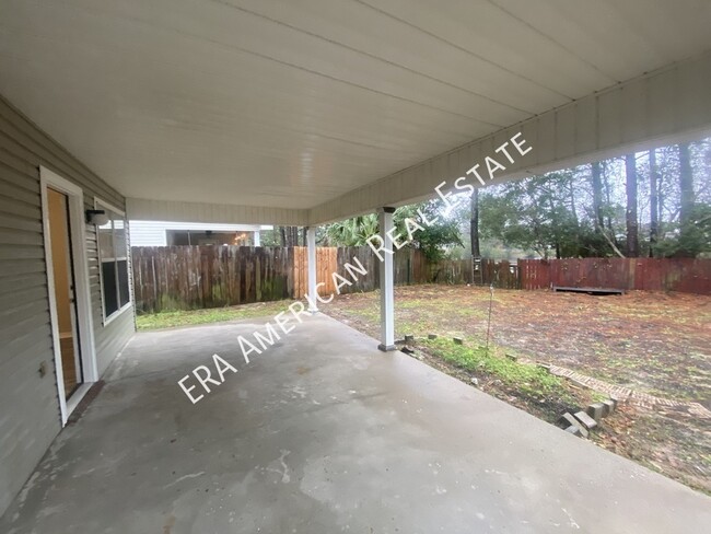 Building Photo - Home overlooking a pond