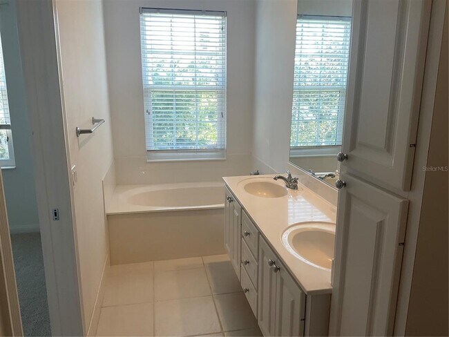 Building Photo - 7580 Andora Dr