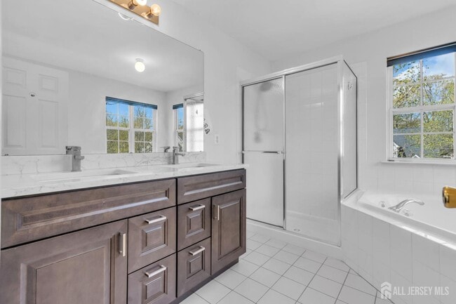 Building Photo - 1 Johnson St