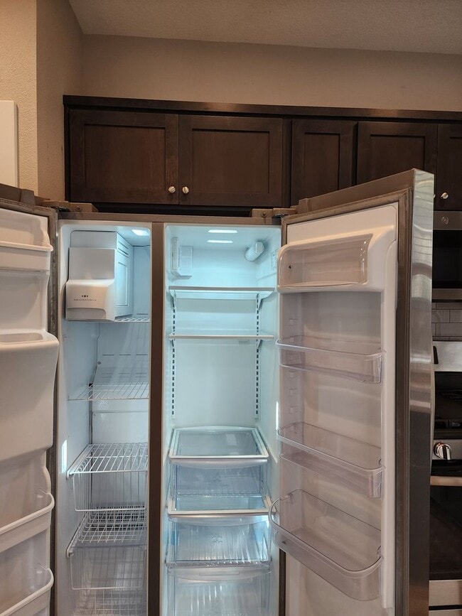 Building Photo - $1,000.00 OFF YOUR FIRST FULL MONTH'S RENT...