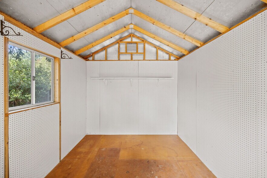 Building Photo - 917 Garden View Dr