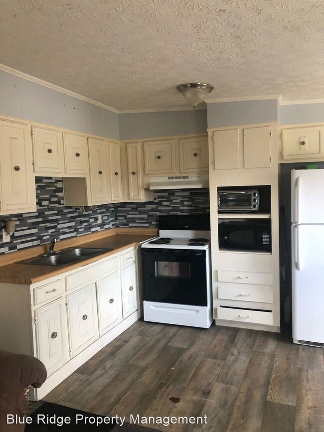 Building Photo - 2 br, 1 bath House - 3011 Bloomingdale Roa...