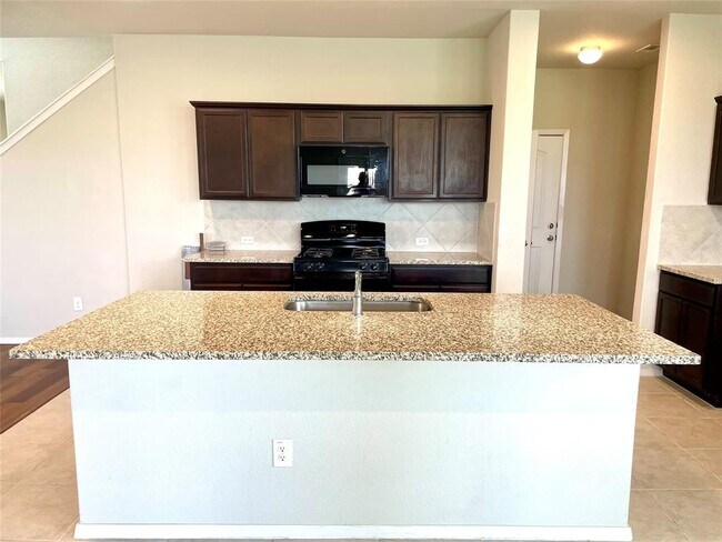 Building Photo - 6701 Wolf Pack Dr