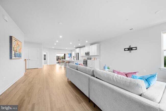 Building Photo - 43730 Transit Sq