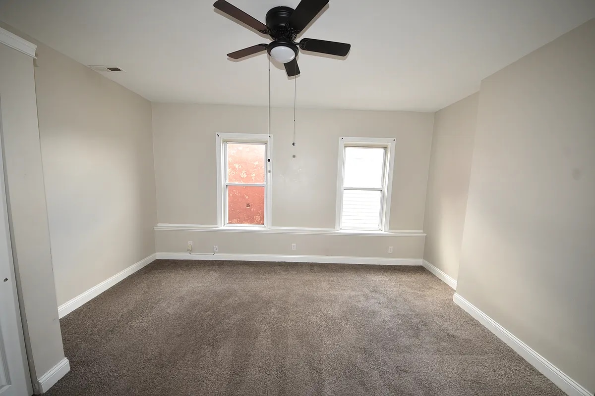 Building Photo - 746 Columbia St