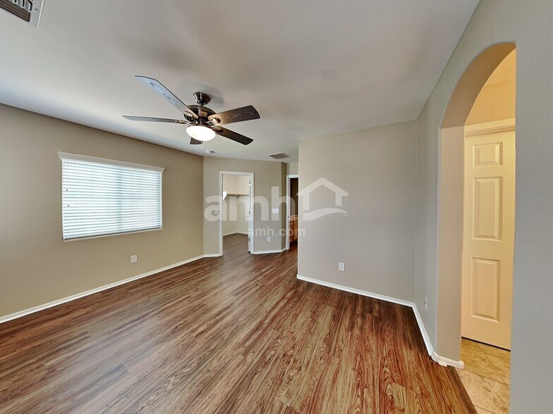 Building Photo - 4748 E Redfield Rd