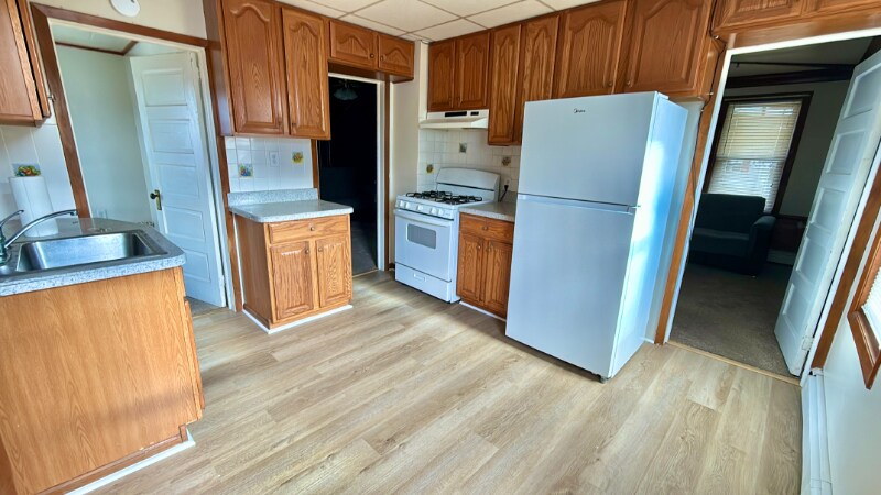 Building Photo - 32 Major St