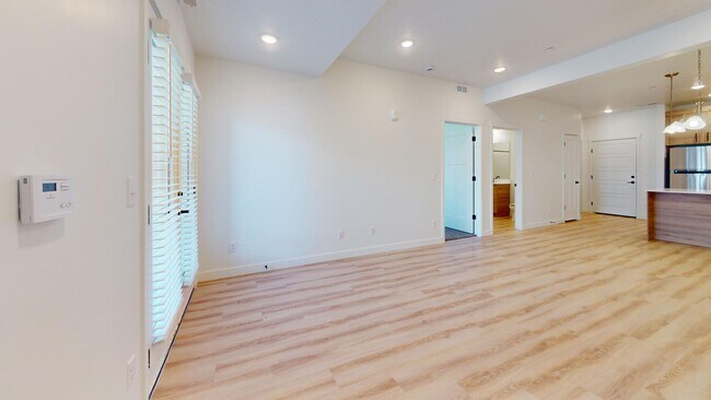 Building Photo - 1121 W 250 S