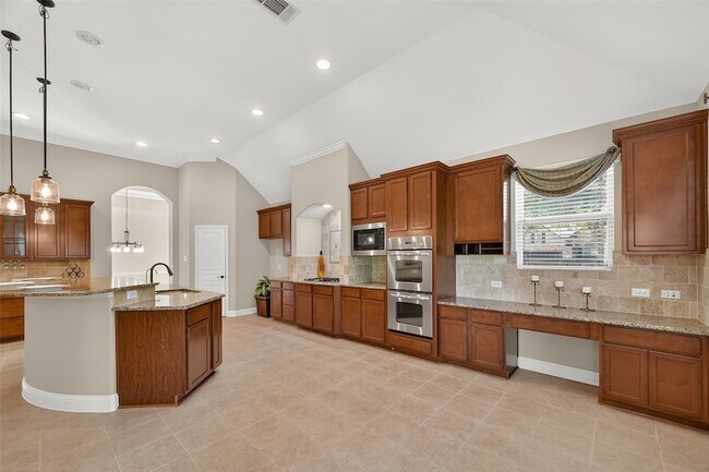 Building Photo - 21331 Winding Path Way