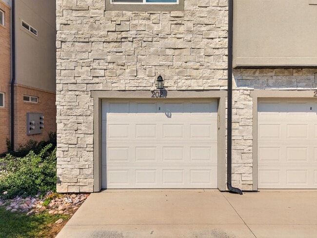 Building Photo - 1386 N 3830 W