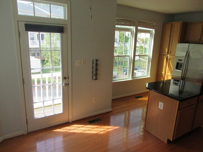 Building Photo - 469 Rolkin Rd