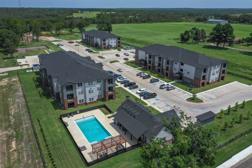 Aerial View- Complex - Flat Creek Apartments