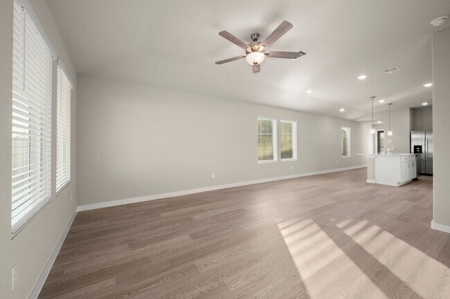 Building Photo - 16529 Breezy Knl Ct